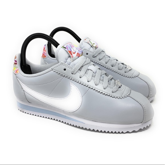 Nike Shoes - WMNS Classic Cortez Nylon "Pure Platinum/White